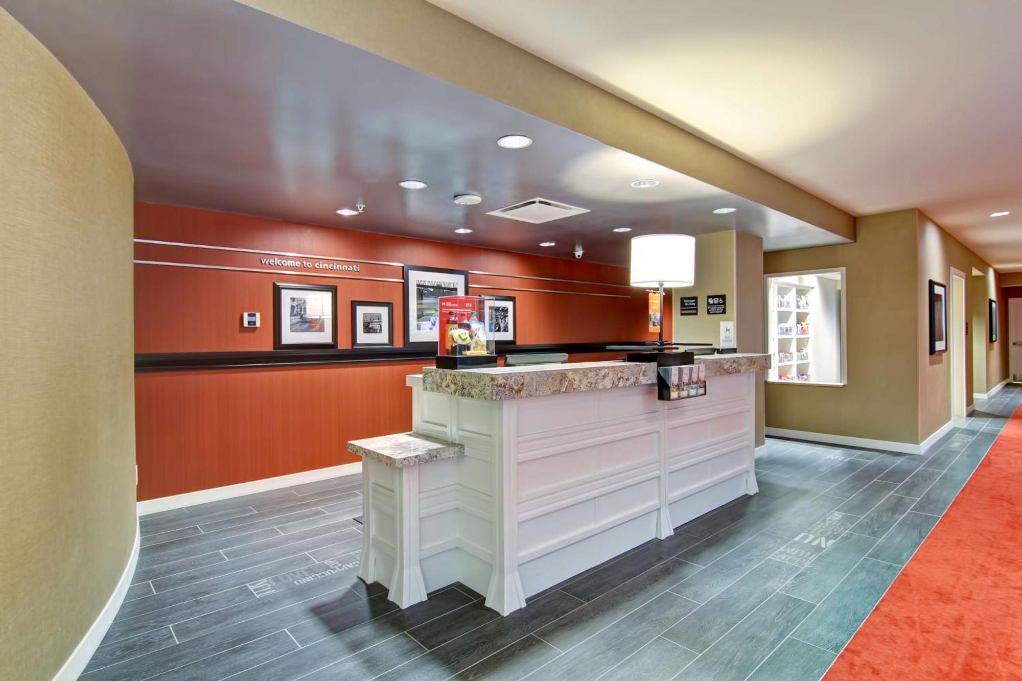 Hampton Inn And Suites Cincinnati - Downtown Extérieur photo